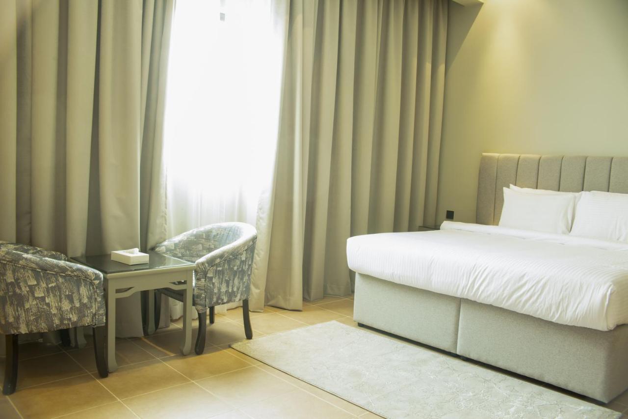Infinity Tower Suites Wll Манама Екстериор снимка