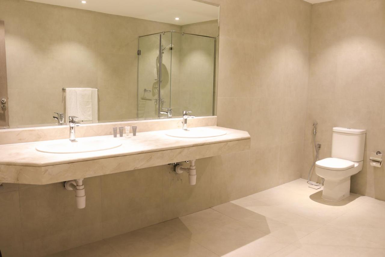 Infinity Tower Suites Wll Манама Екстериор снимка